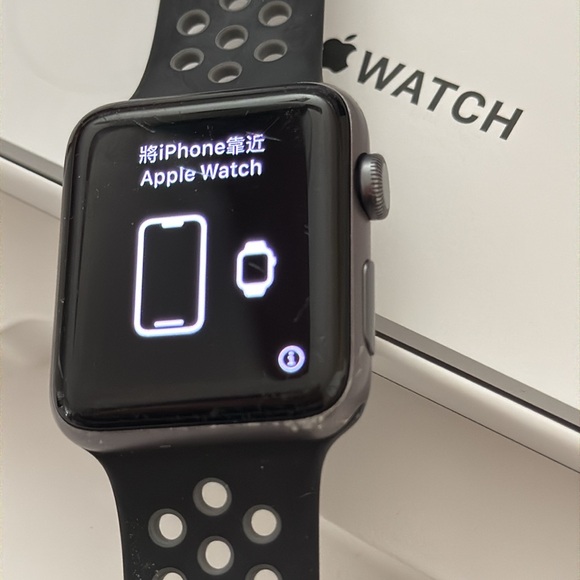 Apple Watch Series 3 42MM Aluminum case free cover - Picture 6 of 17